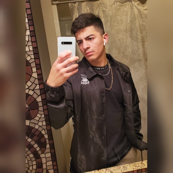 Meet your Posher, Alex - Picture 1 of 1